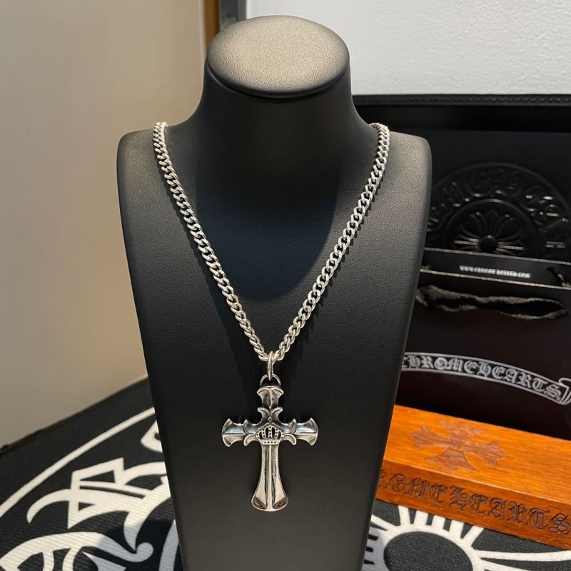 Ch*0me He**ts necklaces